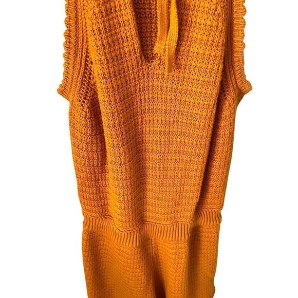 Universal Thread Crochet Sleeveless Halter Romper in Marigold Size Medium - Picture 13 of 15